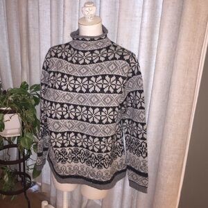 DEANE & WHITE Lambs wool black & gray sweater - L